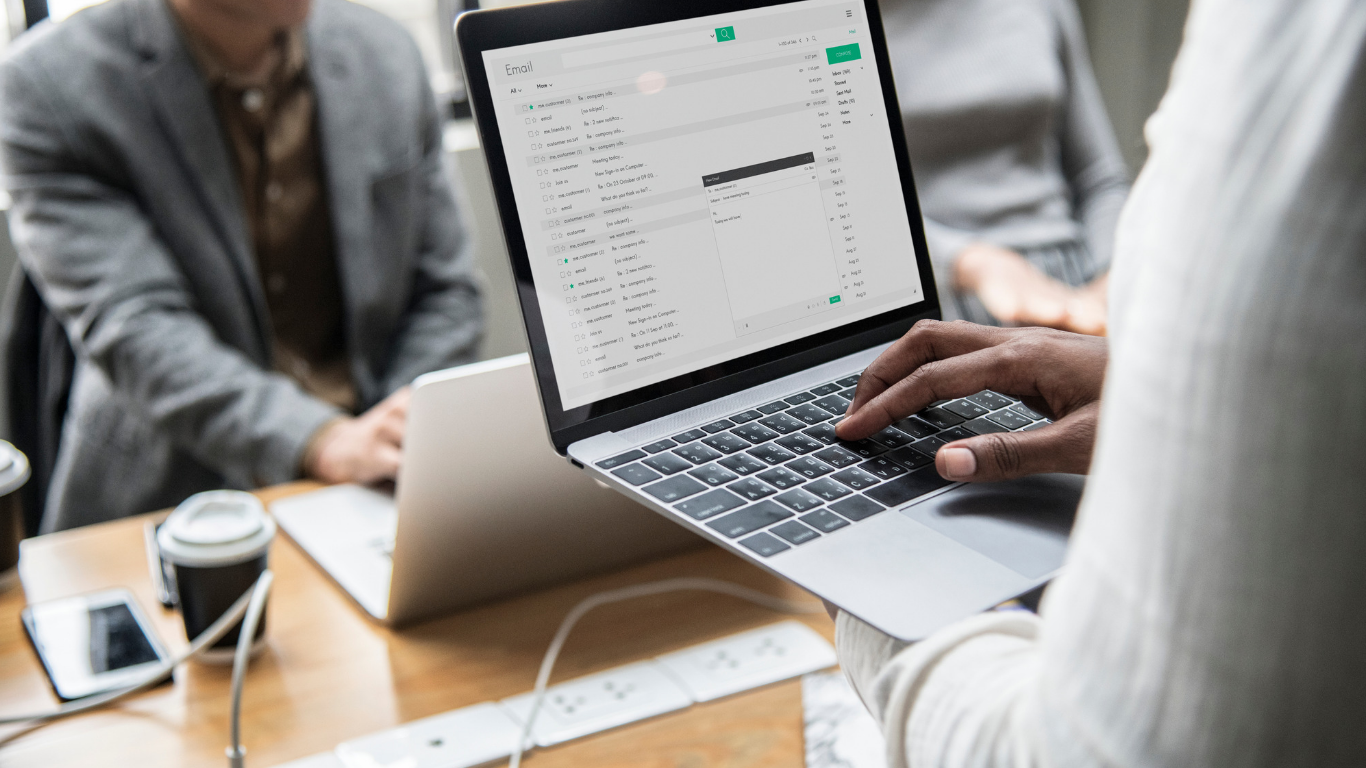 Email Etiquette 101: Email Attachments featured image